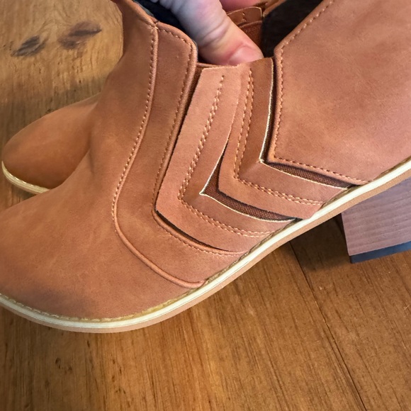 Booties! 🥰 - Picture 8 of 10